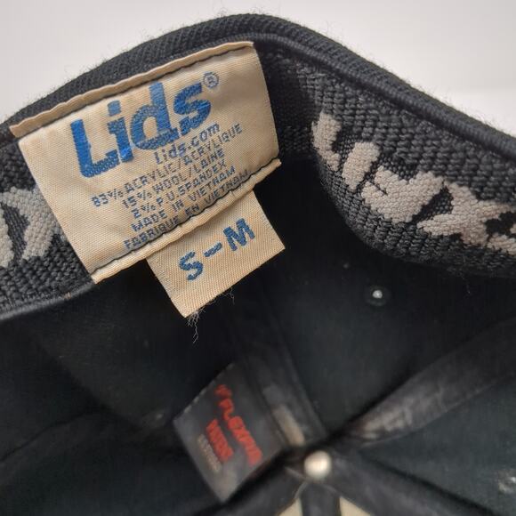 BuCu Entertainment Fitted Hat Black Medium Embroidered Flexfit Lids - Picture 9 of 9